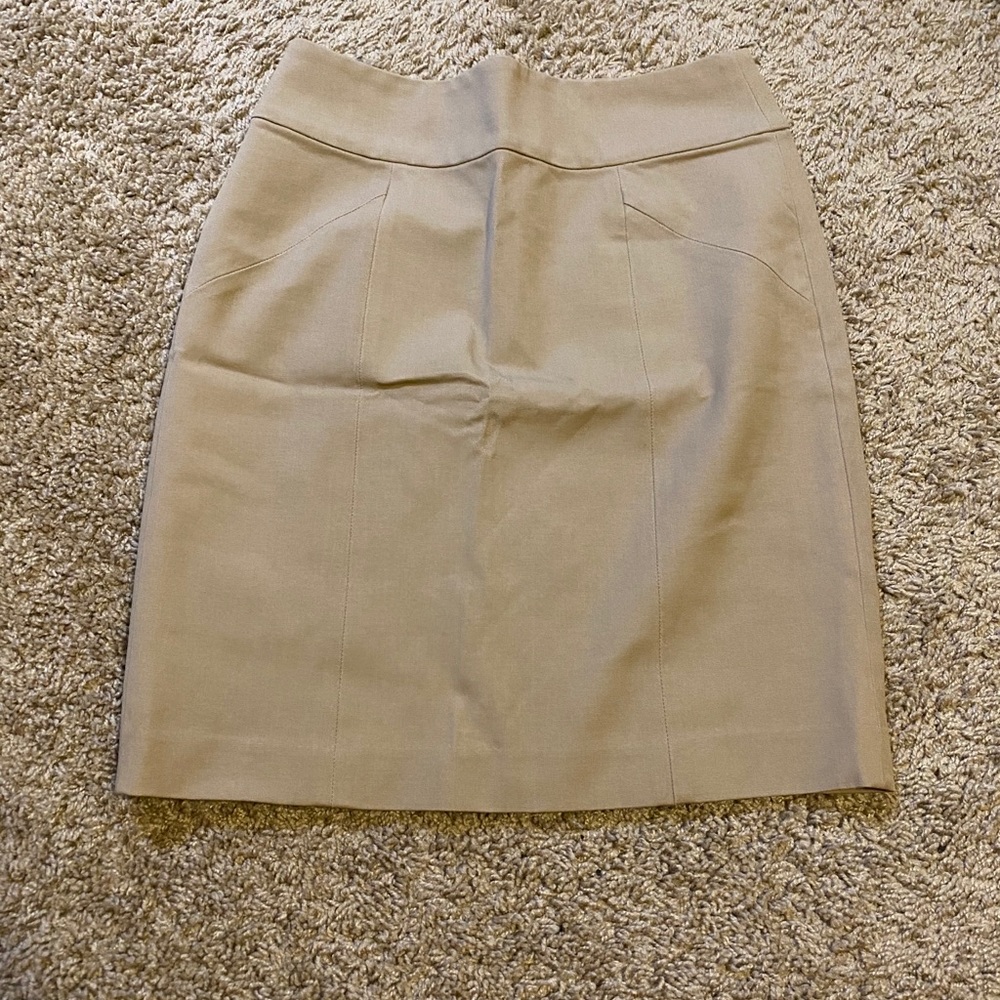Banana republic tan skirt